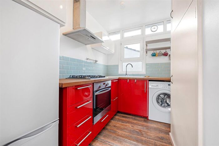 1 Bedroom Flat For Sale In Kennoldes, Croxted Road, London, SE21