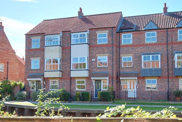 4 Bedroom Town House For Sale In Barkers Mill, Beverley, HU17