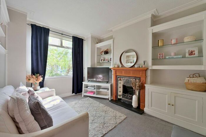 2 Bedroom Flat To Rent In Trentham Street, Southfields, London, SW18