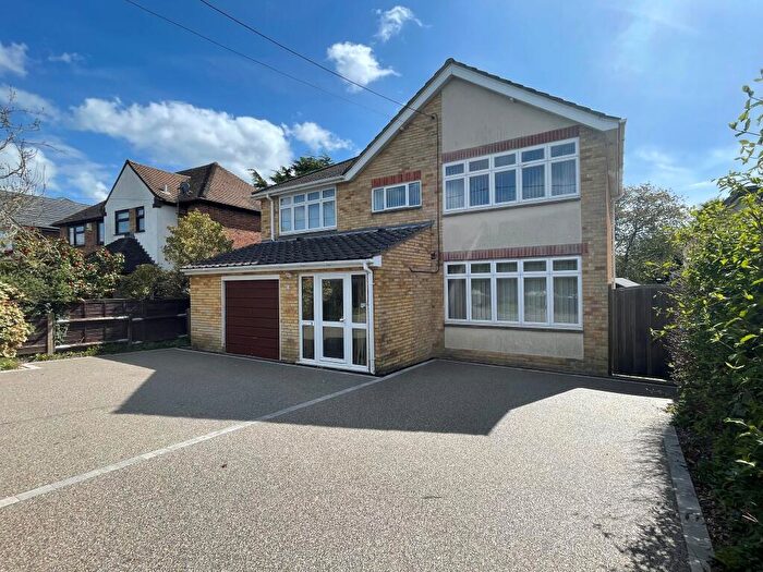 4 Bedroom Detached House For Sale In Ashleigh Close, Hythe, SO45