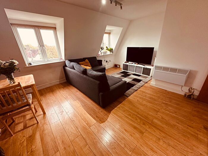 1 Bedroom Flat To Rent In Western Mansions, Barnet, EN5