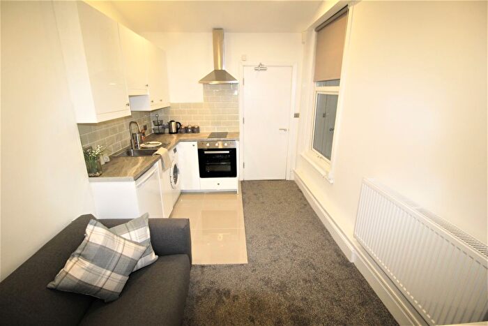 1 Bedroom Studio To Rent In B Kelso Road, LS2