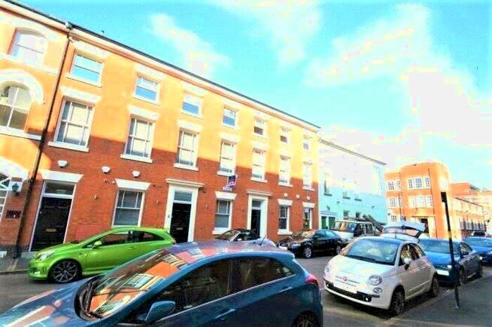 2 Bedroom Flat To Rent In George Street Chambers, - George Street, Birmingham, West Midlands, B3