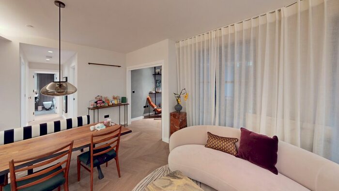 3 Bedroom Flat To Rent In Cleveland Street, London, W1T