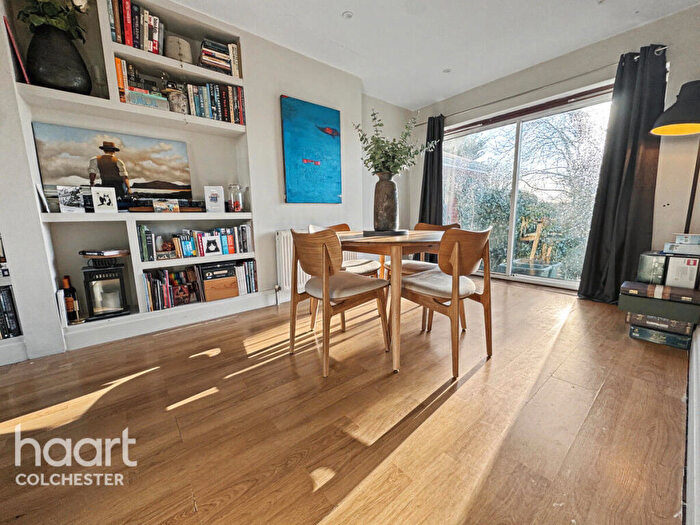 3 Bedroom Semi Detached House For Sale In St Andrews Avenue, Colchester, CO4