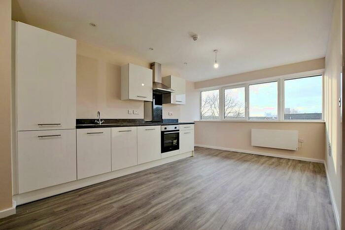 1 Bedroom Apartment To Rent In Westwood House, Salford, M5