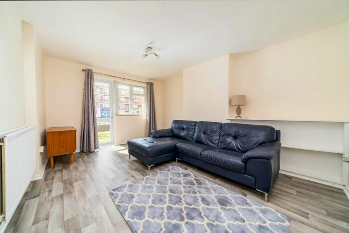 2 Bedroom Flat To Rent In Beckway Street, London, SE17