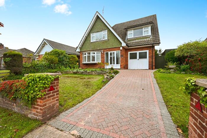 3 Bedroom Detached House For Sale In Chatsworth Drive, Mansfield, Nottinghamshire, NG18