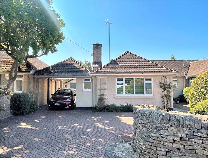 2 Bedroom Bungalow For Sale In London Road, Cirencester, Gloucestershire, GL7