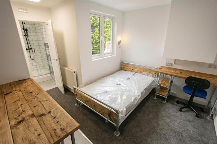 6 Bedroom House To Rent In Rookery Road, Selly Oak, Birmingham, B29