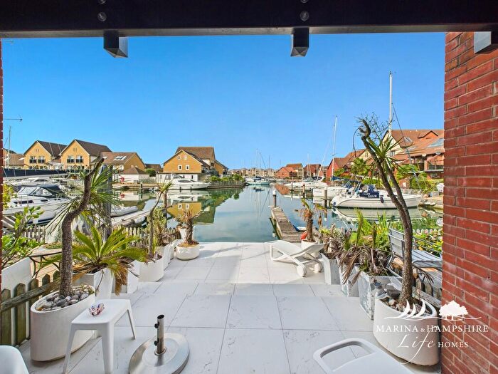 3 Bedroom Town House For Sale In Cadgwith Place, Port Solent, Portsmouth, PO6