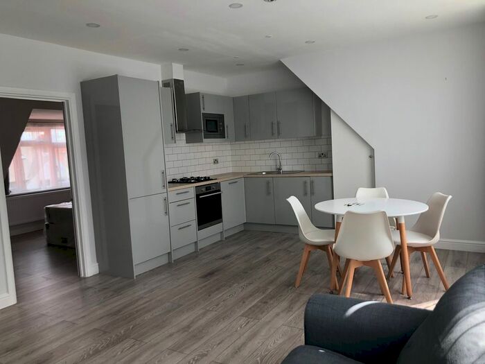 1 Bedroom Flat To Rent In Rodborough Road, London, NW11