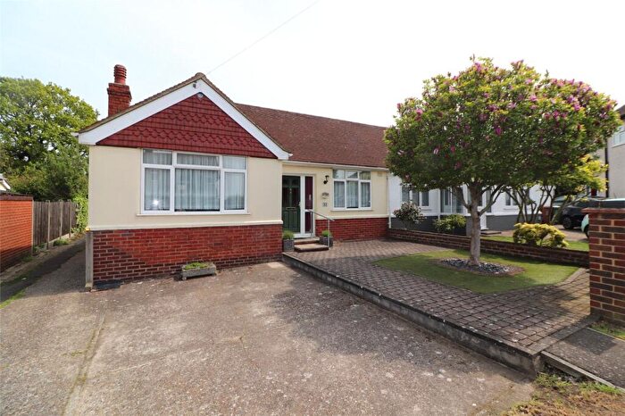 2 Bedroom Bungalow For Sale In Oakdene Avenue, Northumberland Heath, Erith, DA8