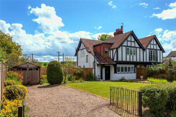 3 Bedroom Semi-Detached House For Sale In Frogmill Cottages, Frogmill, Hurley, Maidenhead, Berkshire, SL6