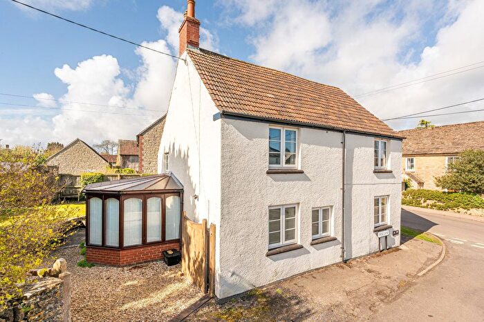 3 Bedroom Detached House For Sale In The Street, Hullavington, SN14