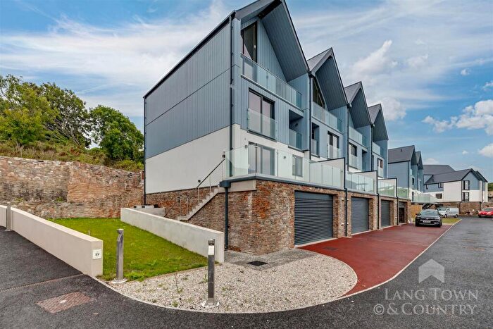 4 Bedroom Town House To Rent In Baylys Road, Plymouth, PL9