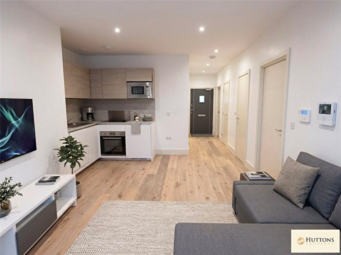 1 Bedroom Flat For Sale In Mondial Way, Harlington, Hayes, UB3