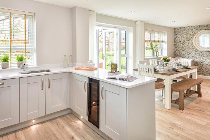 4 Bedroom Detached House For Sale In Winnycroft Lane, Matson, Gloucester, GL4