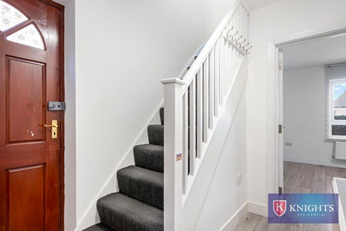 3 Bedroom End Terrace House For Sale In Brettenham Road, London, N18