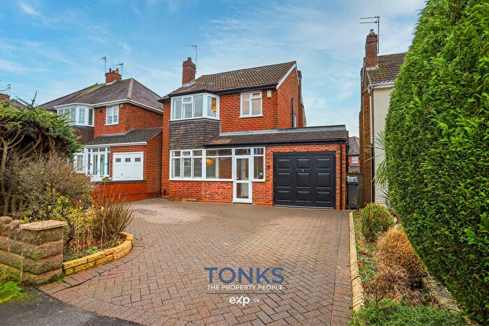 3 Bedroom Detached House For Sale In Hiplands Road, Halesowen, B62