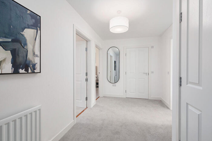 2 Bedroom Apartment To Rent In Etna Street, Glasgow, G41