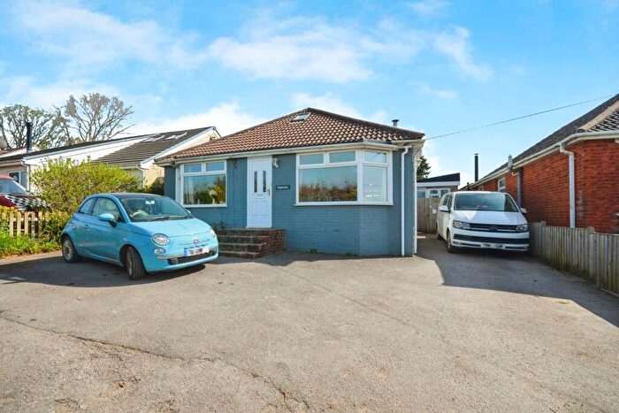 3 Bedroom Detached Bungalow For Sale In Wickham Road, Fareham, PO17
