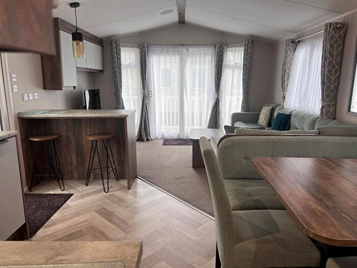 3 Bedroom Park Home For Sale In Sandyballs, Godshill, Fordingbridge, SP6