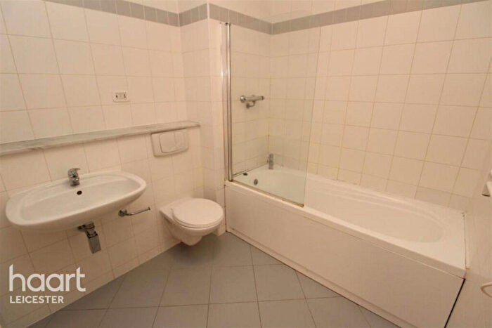 2 Bedroom Apartment To Rent In Sanvey Gate, Leicester, LE1