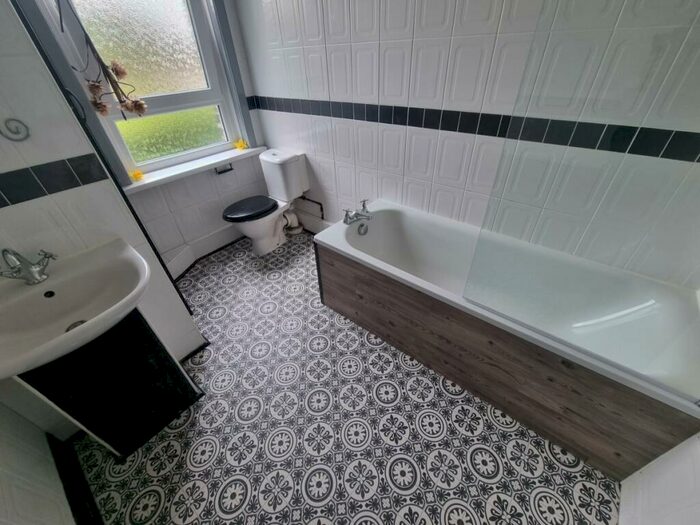 3 Bedroom House To Rent In Middlesex Street, Barnsley, S70