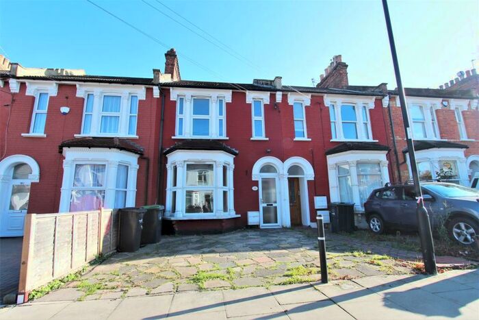 4 Bedroom Terraced House To Rent In Whittington Road, Wood Green, N22