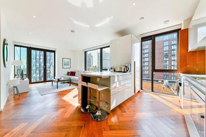 2 Bedroom Apartment For Sale In Ambassador Building, Embassy Gardens, London, SW11