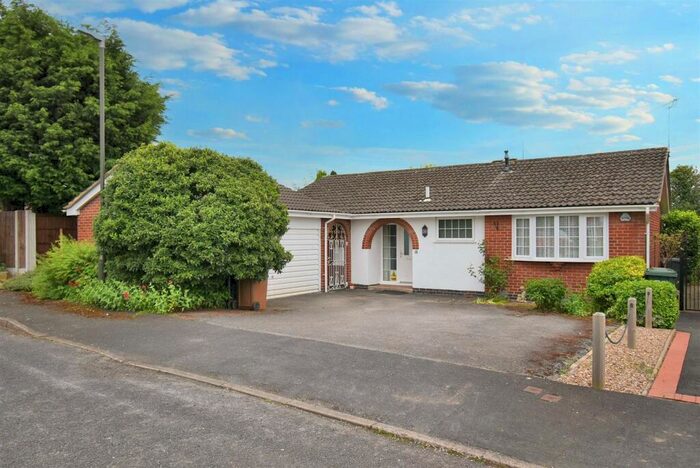 3 Bedroom Detached Bungalow For Sale In Cowlishaw Close, Shardlow, Derby, DE72