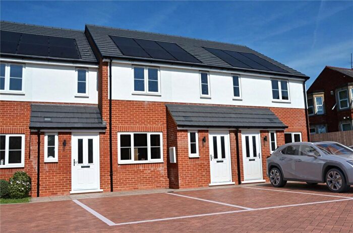 3 Bedroom Terraced House For Sale In Balmoral Road, Queens Park, Northampton, NN2