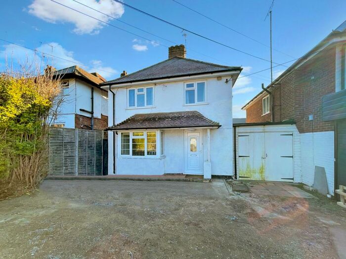 3 Bedroom Detached House To Rent In Station Road, Amersham, HP7
