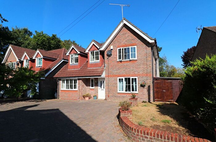 4 Bedroom Detached House For Sale In Tanhouse Close, Hedge End, SO30