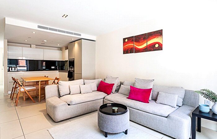 2 Bedroom Flat To Rent In Bezier Apartments, City Road, London, EC1Y