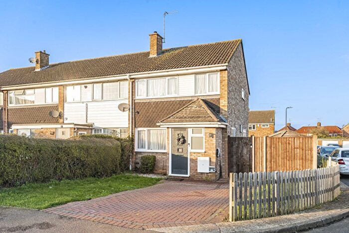 3 Bedroom Semi Detached House To Rent In Tiffany Close, Bletchley, MK2