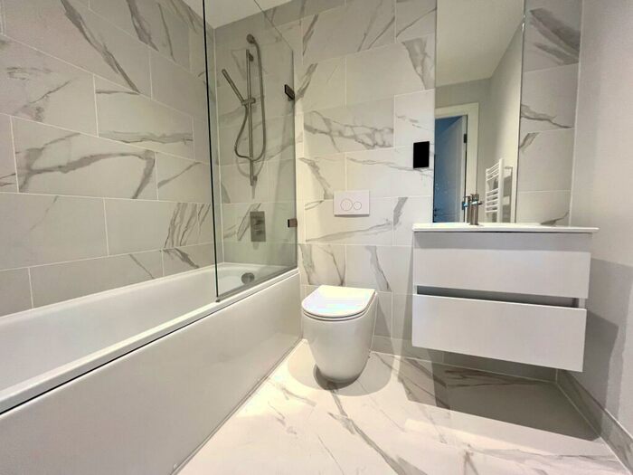 2 Bedroom Apartment To Rent In Apex Lofts, B12