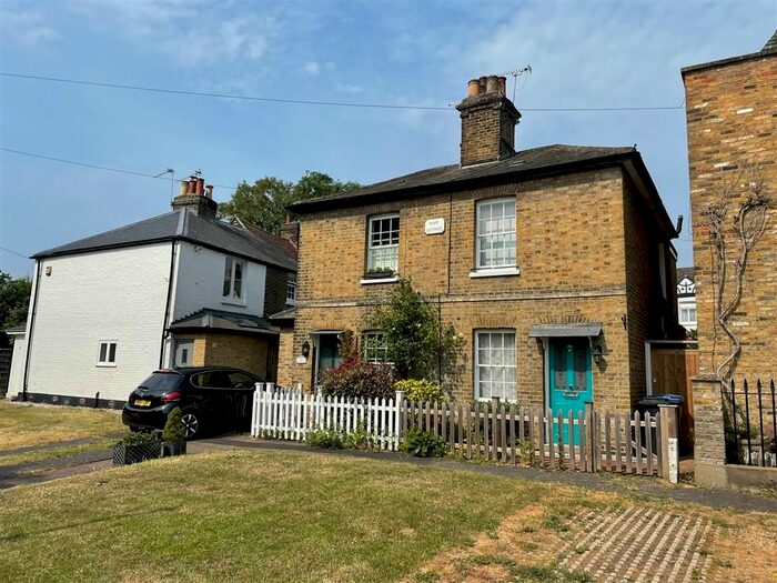 1 Bedroom Property To Rent In Gentlemans Row, Enfield, EN2