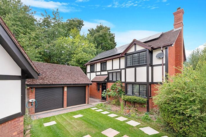 3 Bedroom Detached House For Sale In Holbein Gardens, Northampton, NN4