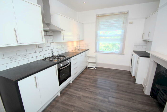 2 Bedroom Apartment To Rent In Elgin Road, Croydon, CR0