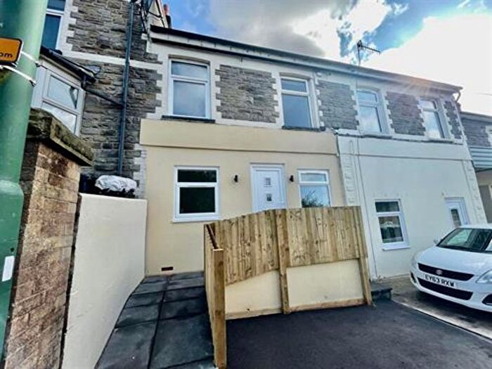 2 Bedroom Flat To Rent In Alexandra Road, Six Bells, NP13