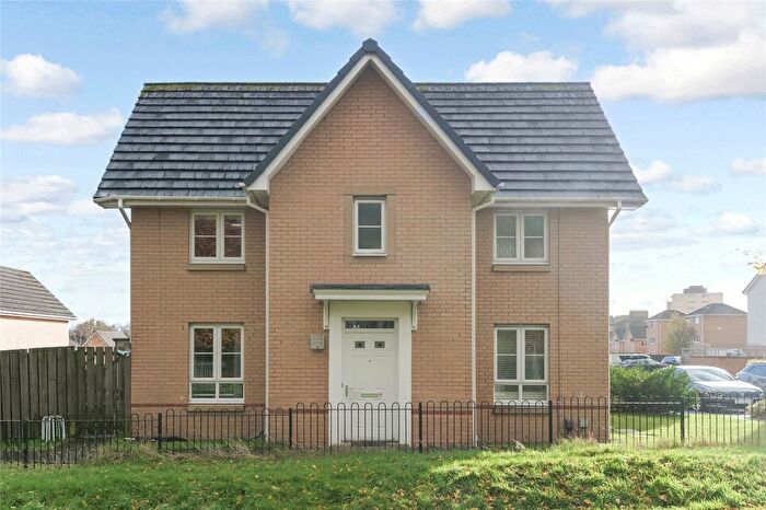 3 Bedroom End Terrace House For Sale In Clarence Drive, Clydebank, West Dunbartonshire, G81