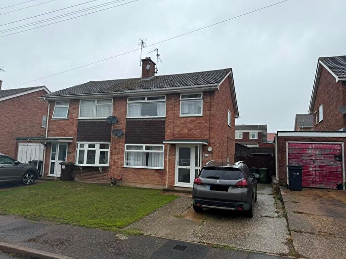 3 Bedroom Semi-Detached House To Rent In Russett Close, King'S Lynn, PE30