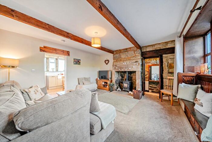 2 Bedroom Cottage For Sale In Knowl Top, Colden, HX7