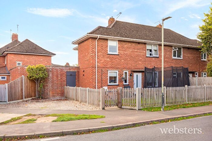3 Bedroom Semi-Detached House For Sale In Tuckswood Lane, Norwich, NR4