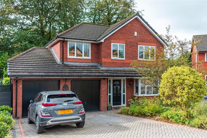 4 Bedroom Detached House For Sale In The Cloisters, Leyland, PR25