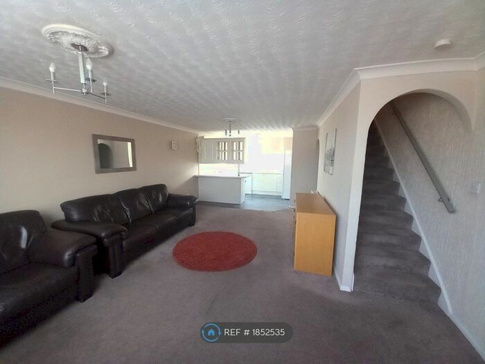 4 Bedroom Terraced House To Rent In Clarendon Gardens, Dartford, DA2