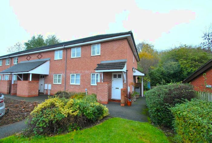 2 Bedroom Maisonette To Rent In Michelle Close, Birmingham, B13