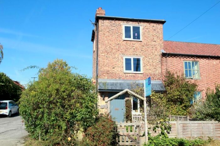 2 Bedroom Cottage To Rent In Chapel Street, Cattal, YO26